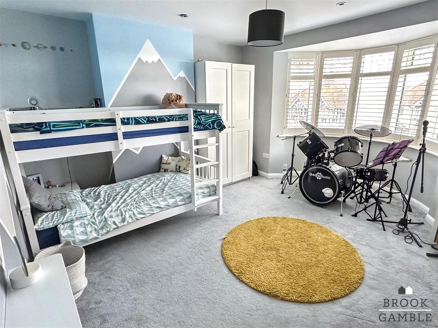 3 Bedroom House. Victoria Drive in Eastbourne,  20